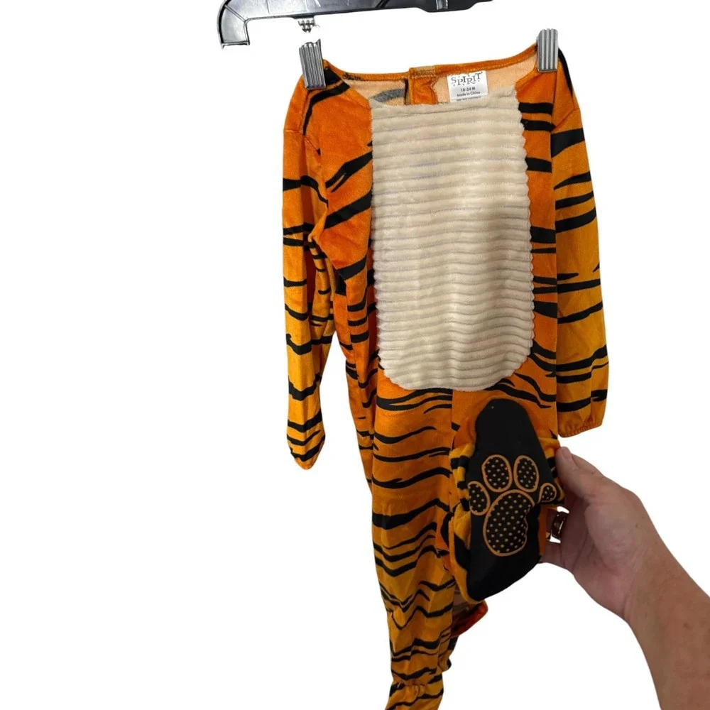 Spirit halloween lil